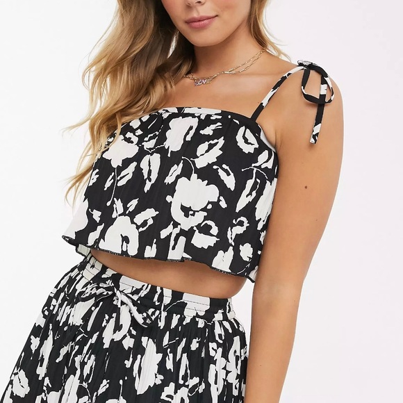 ASOS 2 piece black and white top and skirt set - Picture 4 of 9